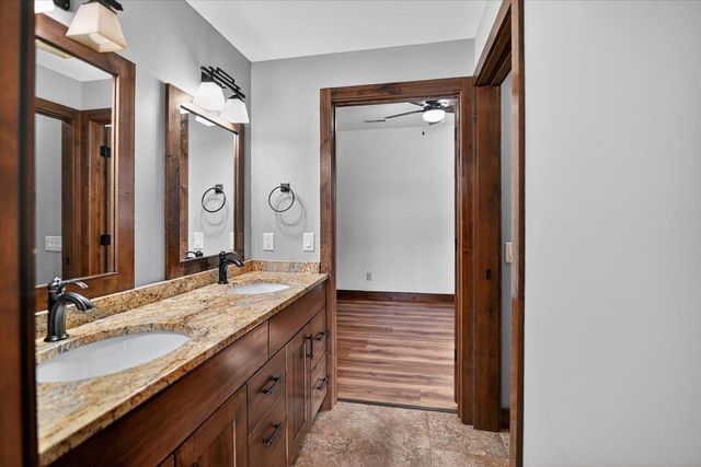 3168 Castleton Crossing, Sun Prairie, WI 53590