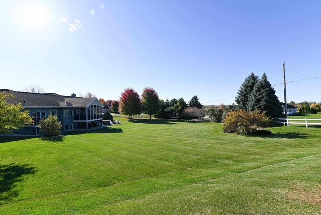 3168 Castleton Crossing, Sun Prairie, WI 53590