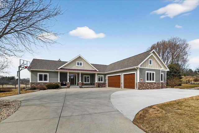 3168 Castleton Crossing, Sun Prairie, WI 53590