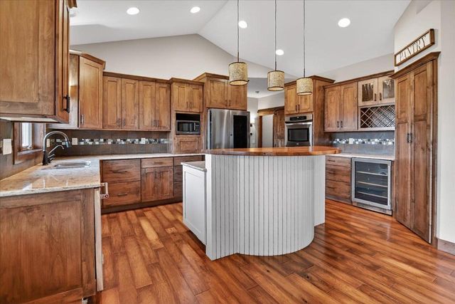 3168 Castleton Crossing, Sun Prairie, WI 53590