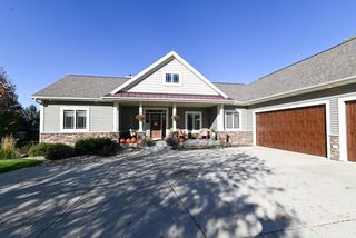 3168 Castleton Crossing, Sun Prairie, WI 53590