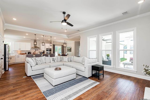 38327 Cornerview Rd, Gonzales, LA 70737