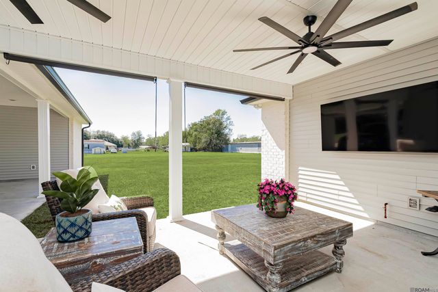 38327 Cornerview Rd, Gonzales, LA 70737