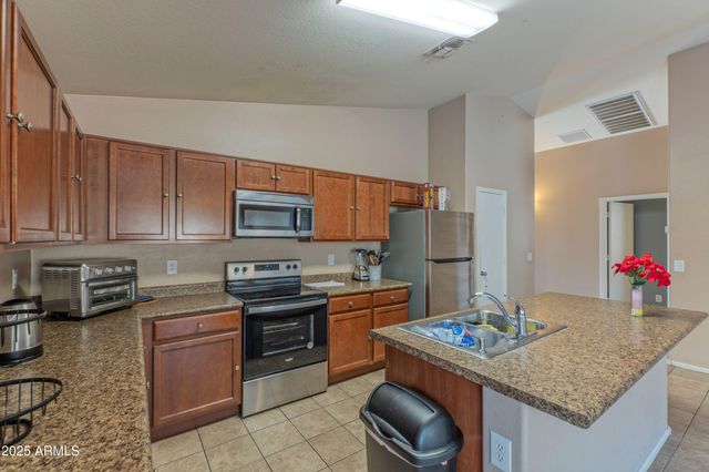 8750 W KINGMAN Street, Tolleson, AZ 85353
