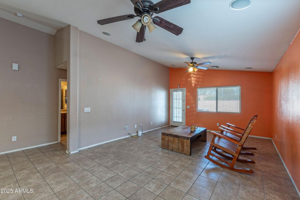 8750 W KINGMAN Street, Tolleson, AZ 85353 — photo 4