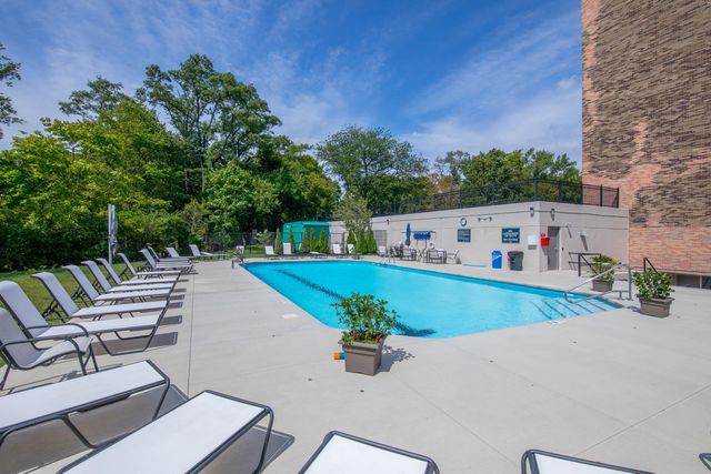 1000 Urlin Avenue, 11, Columbus, OH 43212