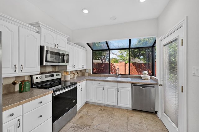 631 Mission Circle, Irving, TX 75063