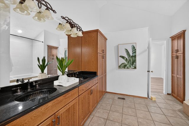 631 Mission Circle, Irving, TX 75063