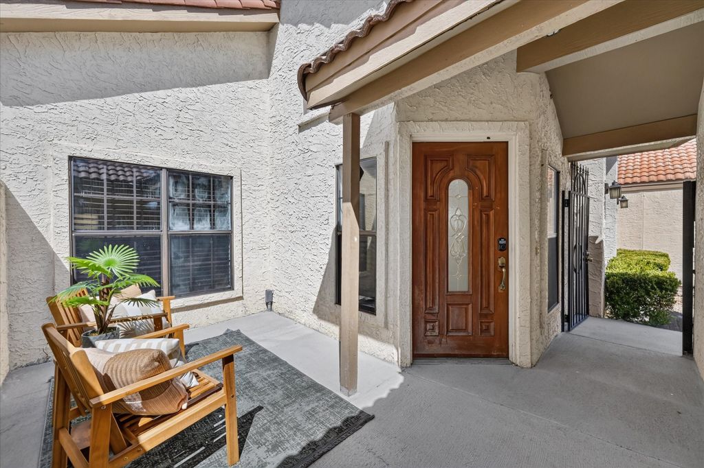 631 Mission Circle, Irving, TX 75063