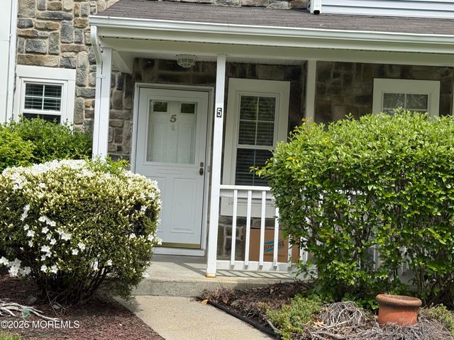 5 Jodhpur Court, Tinton Falls, NJ 07753