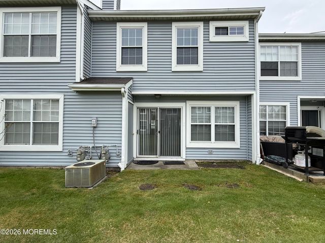 5 Jodhpur Court, Tinton Falls, NJ 07753
