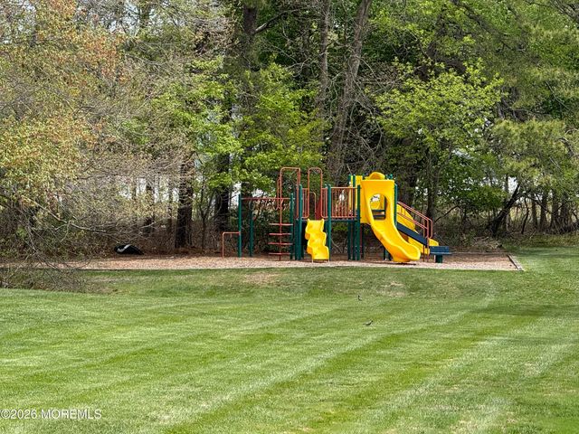 5 Jodhpur Court, Tinton Falls, NJ 07753
