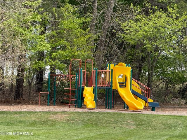 5 Jodhpur Court, Tinton Falls, NJ 07753