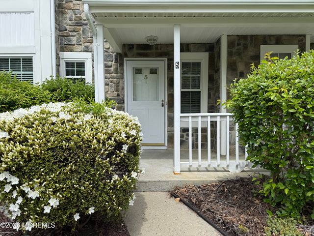 5 Jodhpur Court, Tinton Falls, NJ 07753