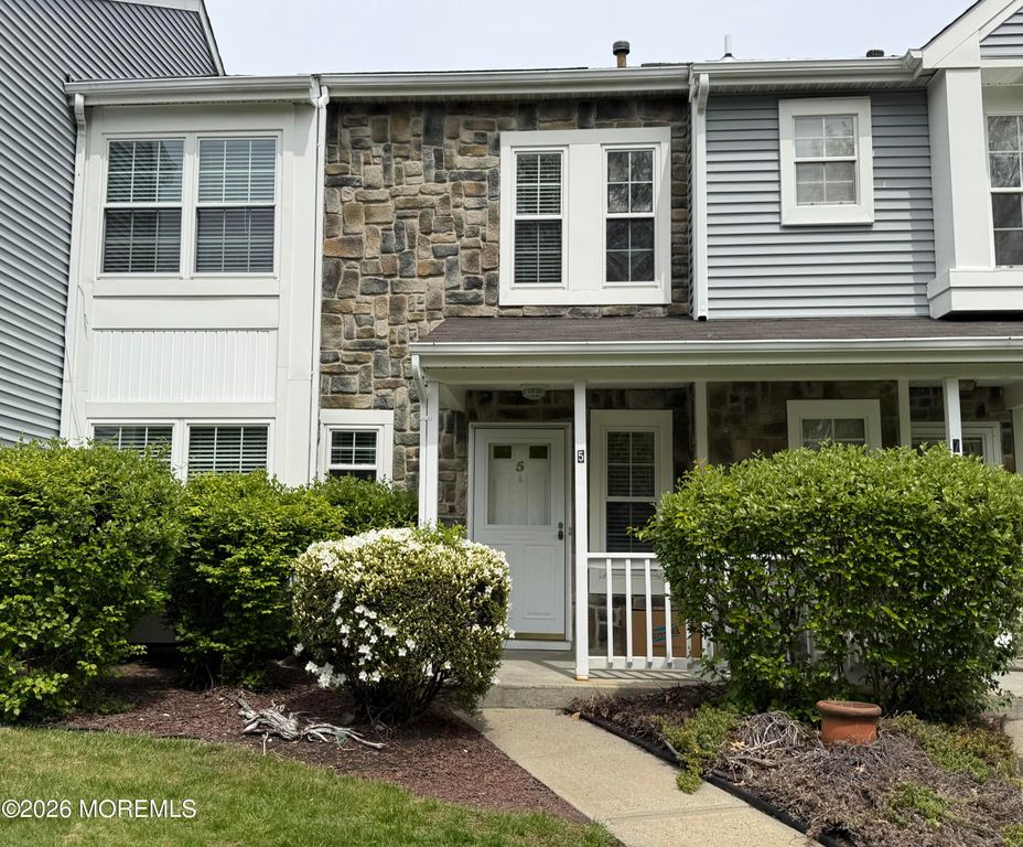 5 Jodhpur Court, Tinton Falls, NJ 07753