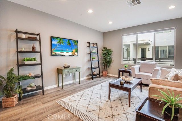 12921 Mission 102, Hawthorne, CA 90250