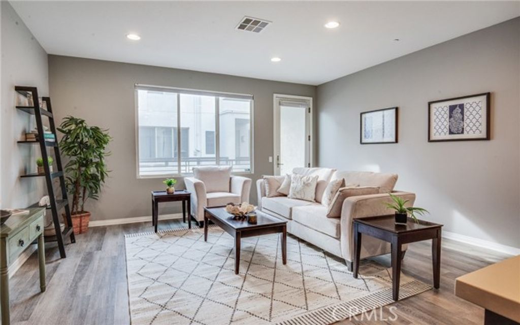 12921 Mission 102, Hawthorne, CA 90250