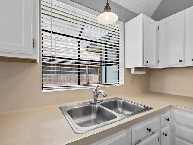 2119 Laurel Land Lane, Houston, TX 77014