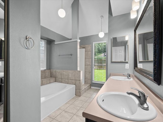 2119 Laurel Land Lane, Houston, TX 77014