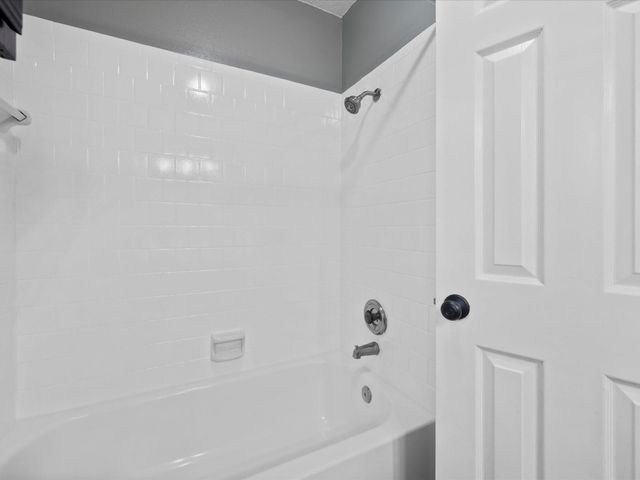 2119 Laurel Land Lane, Houston, TX 77014