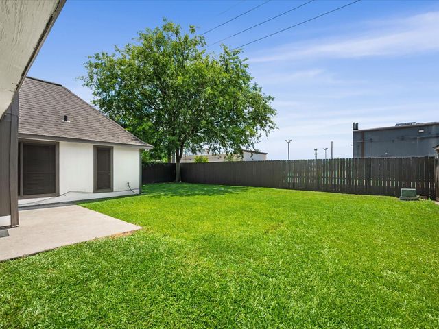 2119 Laurel Land Lane, Houston, TX 77014