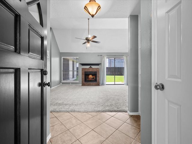 2119 Laurel Land Lane, Houston, TX 77014