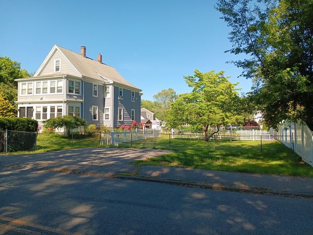 61 Spruce Street 1, Abington, MA 02351