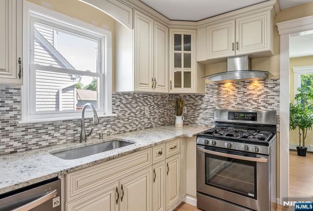 20 Riverview Circle, Little Falls, NJ 07424