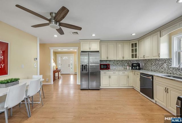 20 Riverview Circle, Little Falls, NJ 07424