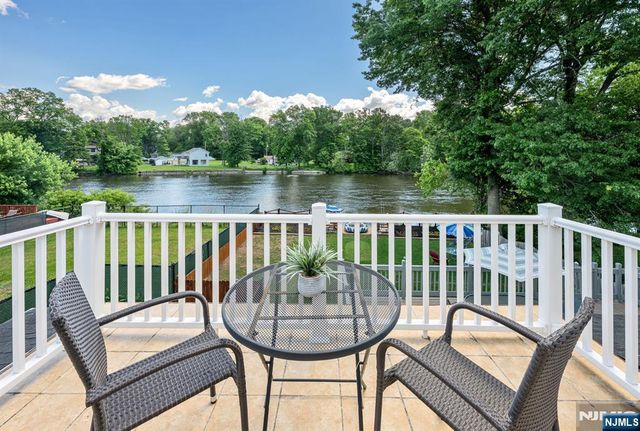20 Riverview Circle, Little Falls, NJ 07424