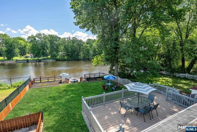20 Riverview Circle, Little Falls, NJ 07424