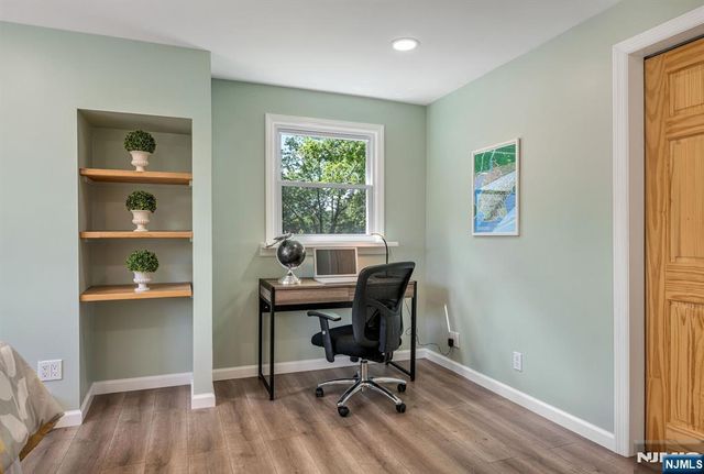 20 Riverview Circle, Little Falls, NJ 07424
