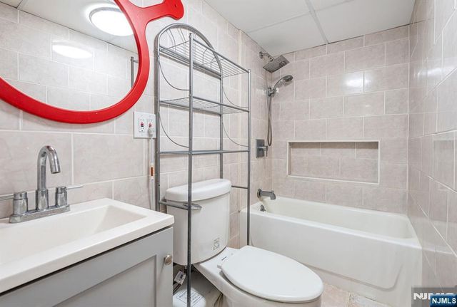 20 Riverview Circle, Little Falls, NJ 07424