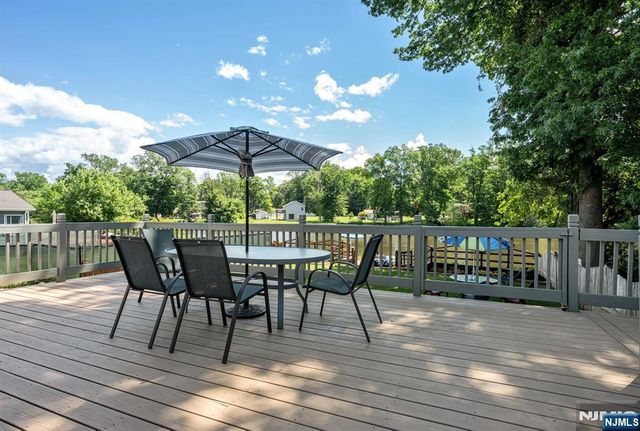 20 Riverview Circle, Little Falls, NJ 07424