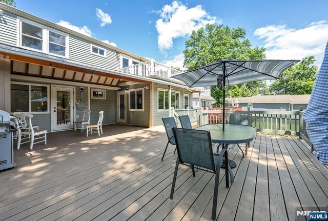 20 Riverview Circle, Little Falls, NJ 07424