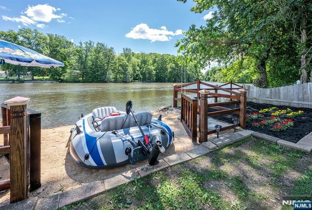 20 Riverview Circle, Little Falls, NJ 07424