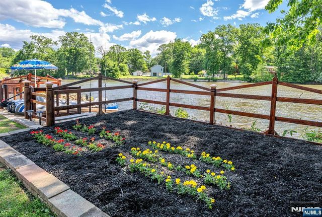 20 Riverview Circle, Little Falls, NJ 07424