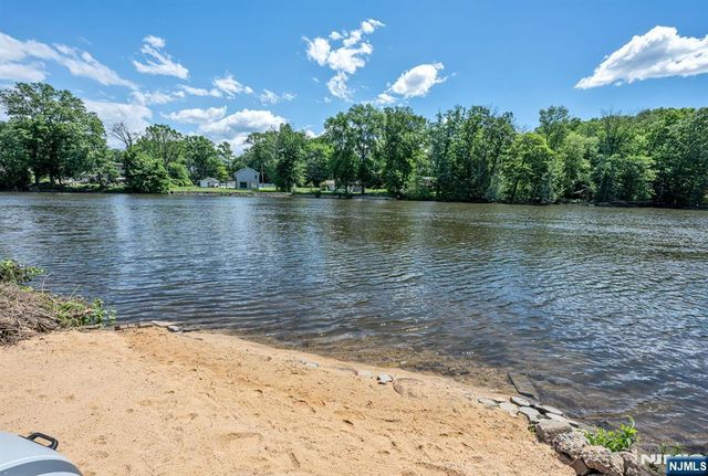 20 Riverview Circle, Little Falls, NJ 07424