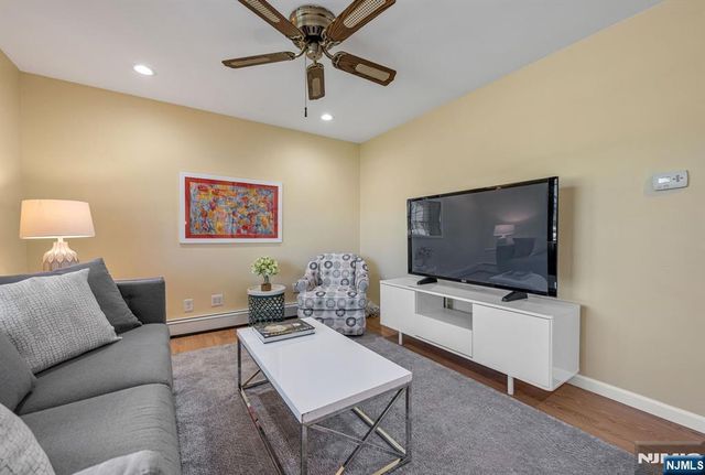 20 Riverview Circle, Little Falls, NJ 07424