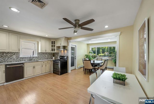 20 Riverview Circle, Little Falls, NJ 07424
