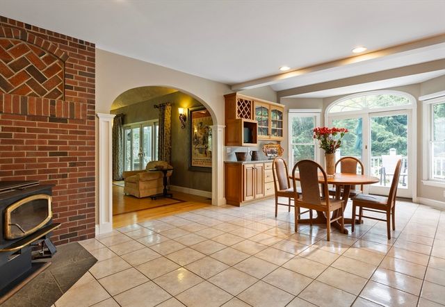 211 Saddle Hill Road, Hopkinton, MA 01748