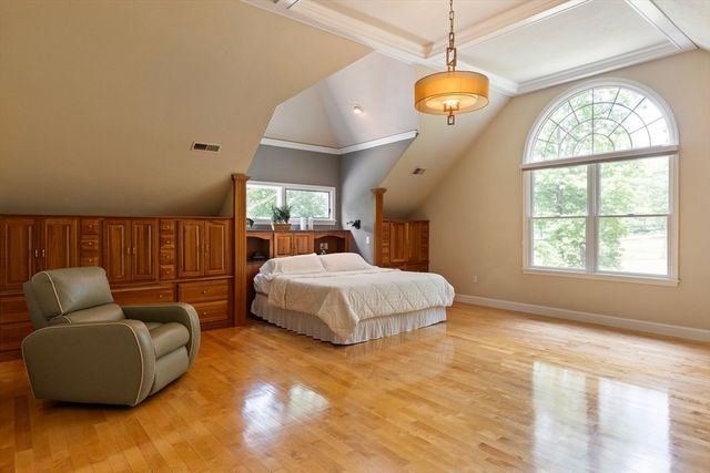 211 Saddle Hill Road, Hopkinton, MA 01748