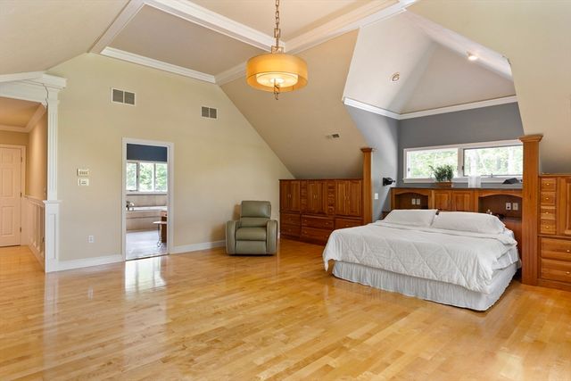 211 Saddle Hill Road, Hopkinton, MA 01748