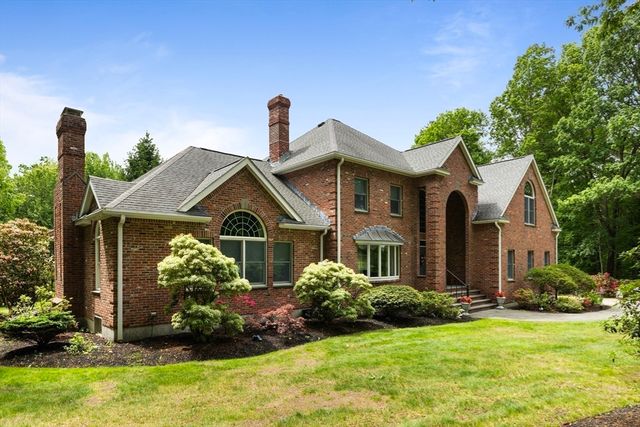 211 Saddle Hill Road, Hopkinton, MA 01748