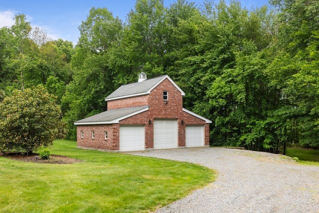 211 Saddle Hill Road, Hopkinton, MA 01748