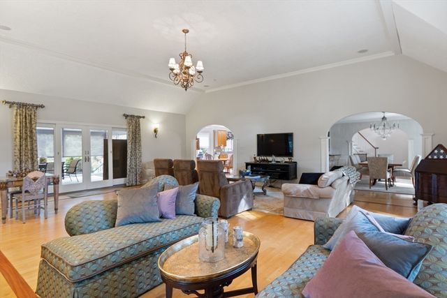 211 Saddle Hill Road, Hopkinton, MA 01748