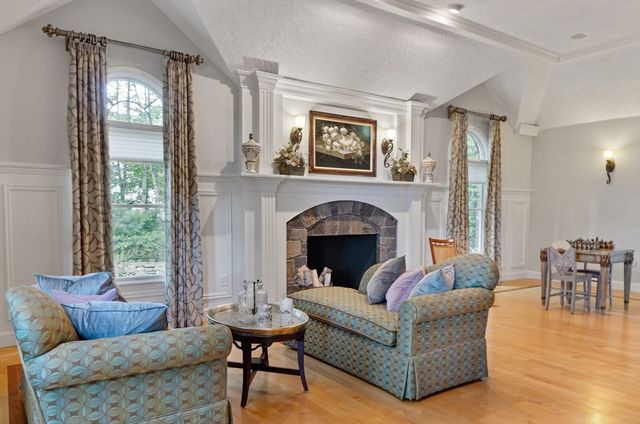 211 Saddle Hill Road, Hopkinton, MA 01748