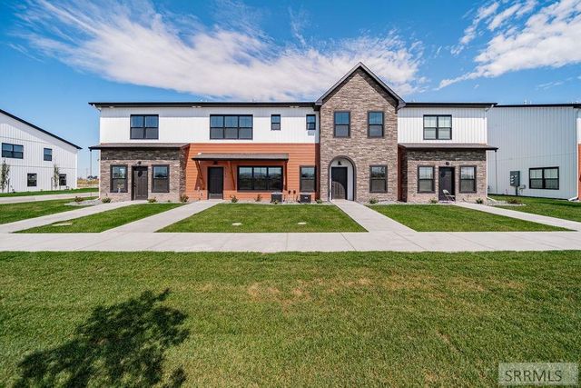 4973 N Beach Dr, Idaho Falls, ID 83401