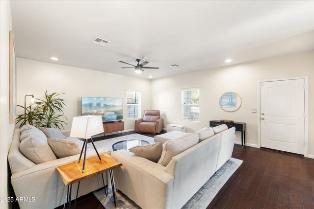 3930 N 30TH Street, Phoenix, AZ 85016