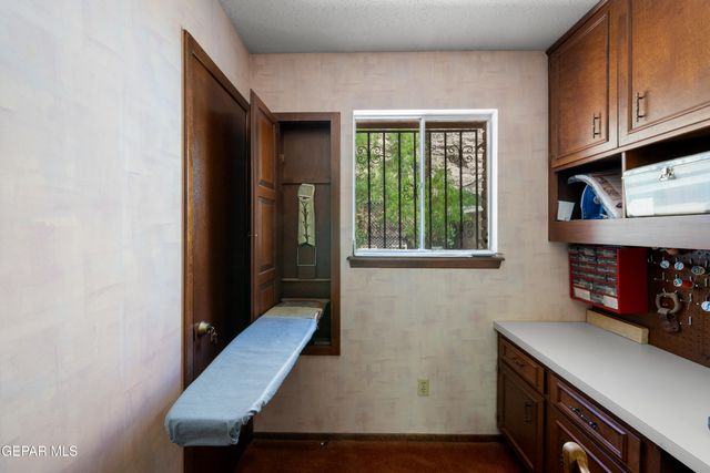 5709 BURNING TREE Drive, El Paso, TX 79912